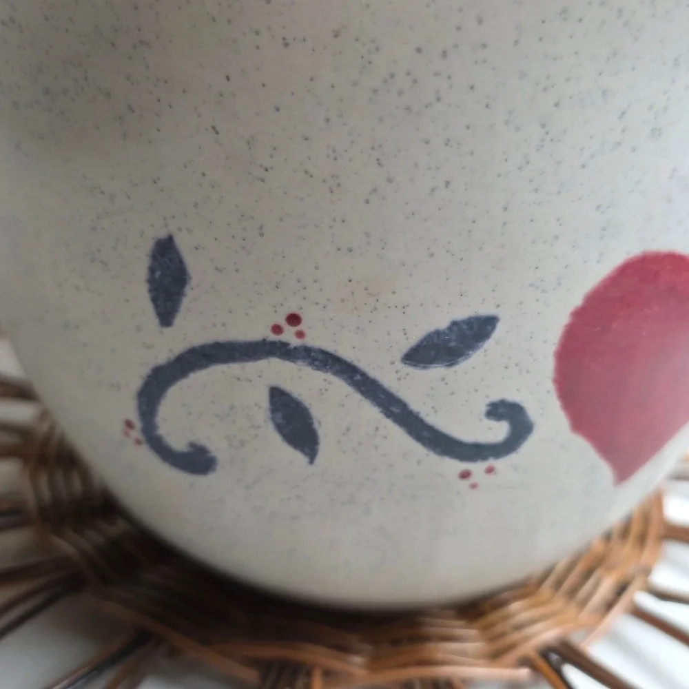 Vintage Farmhouse Stoneware Batter Bowl Blue Sponge Rim Red Heart Vine Cream
